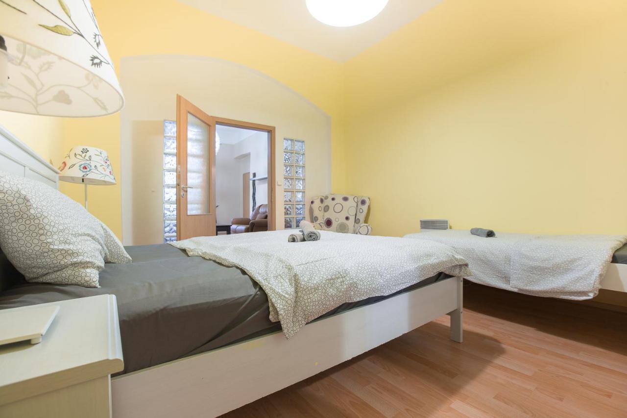 Premier Apartments Near The Museum براغ المظهر الخارجي الصورة