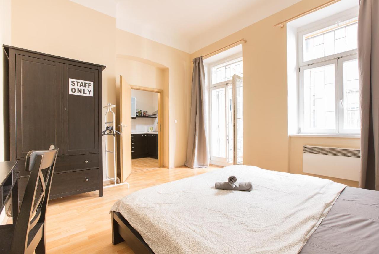 Premier Apartments Near The Museum براغ المظهر الخارجي الصورة